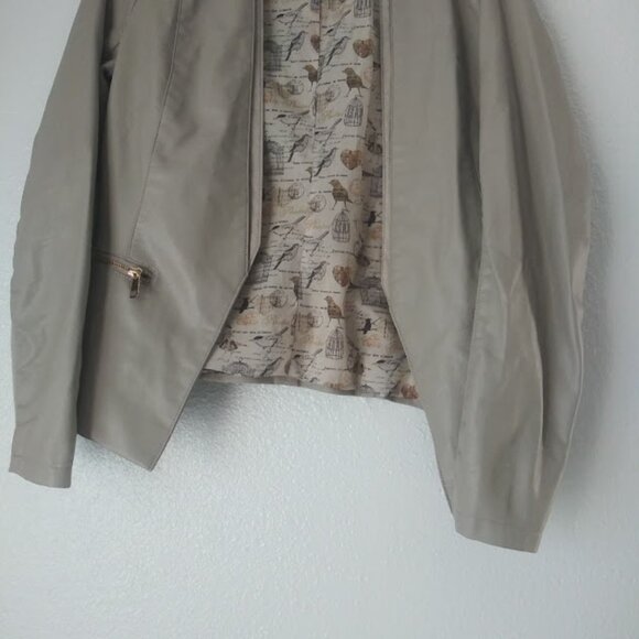 Cavalini women's size M beige faux leather jacket - Picture 3 of 15